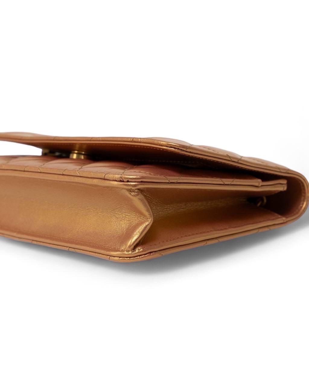 Portefeuille Chanel Borsa a Spalla sur chaîne Perlata Arancio en vente 7