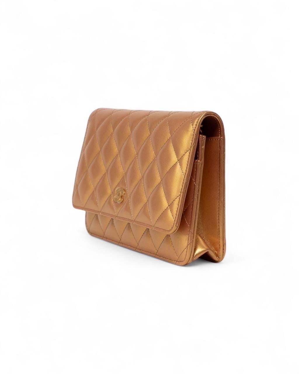 Portefeuille Chanel Borsa a Spalla sur chaîne Perlata Arancio en vente 1