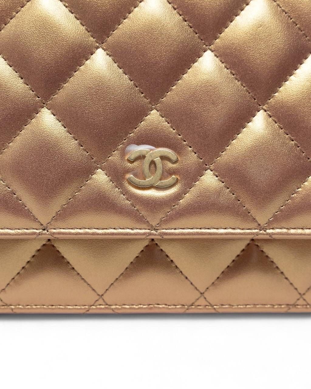 Portefeuille Chanel Borsa a Spalla sur chaîne Perlata Arancio en vente 4
