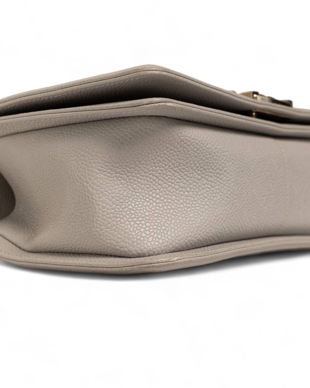 Borsa A Spalla E A Tracolla Chanel Boy Medium Caviar Grigia in vendita 5
