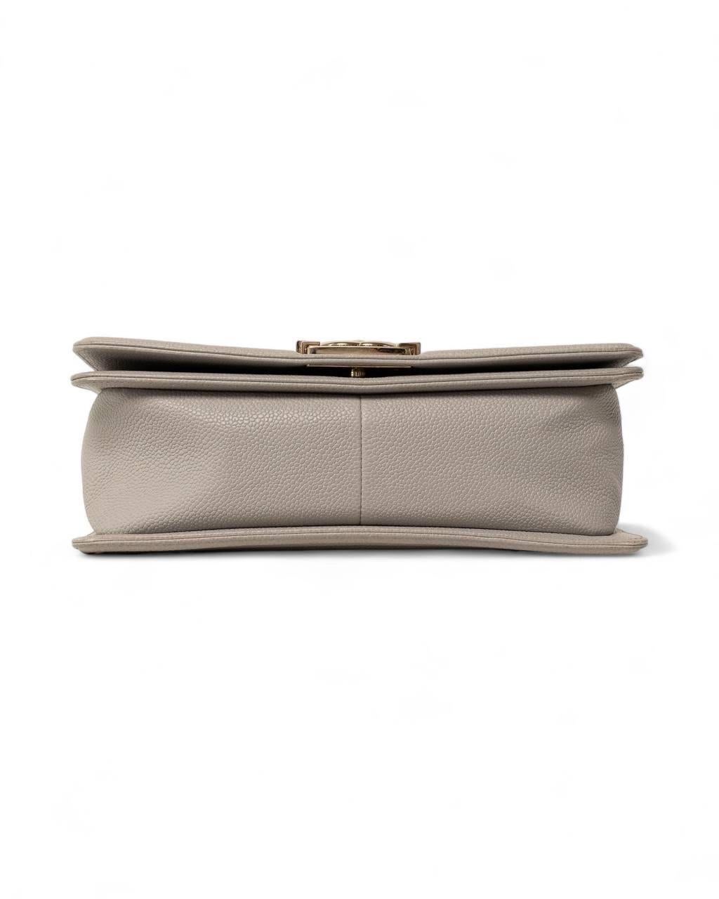 Borsa A Spalla E A Tracolla Chanel Boy Medium Caviar Grigia in vendita 6