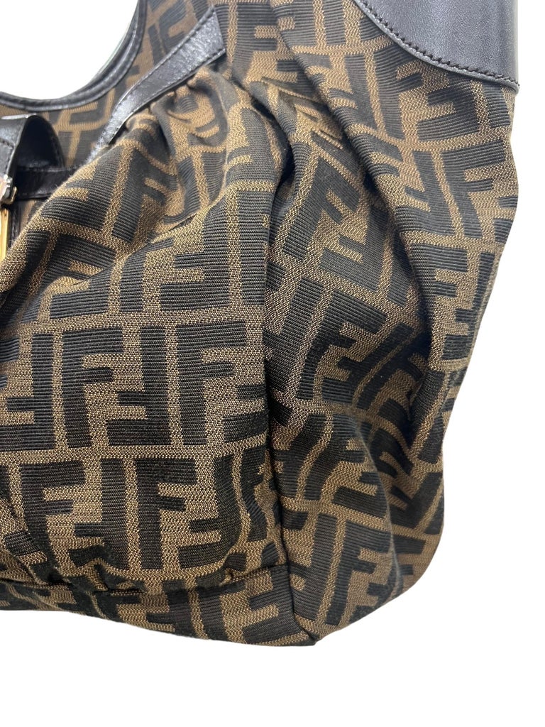 Borsa A Spalla Fendi Shopper Hobo FF Logomania in vendita su