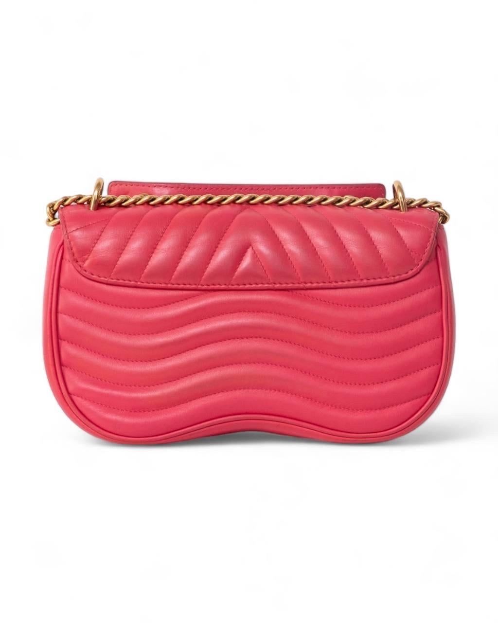 Borsa a spalla Louis Vuitton New Wave MM Fragola In Good Condition For Sale In Torre Del Greco, IT