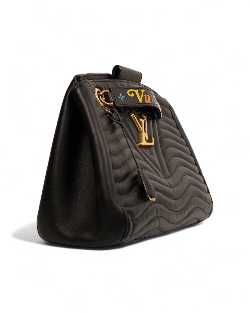 Nero Borsa a spalla Louis Vuitton Shopper New Wave Chain GM Nera in vendita
