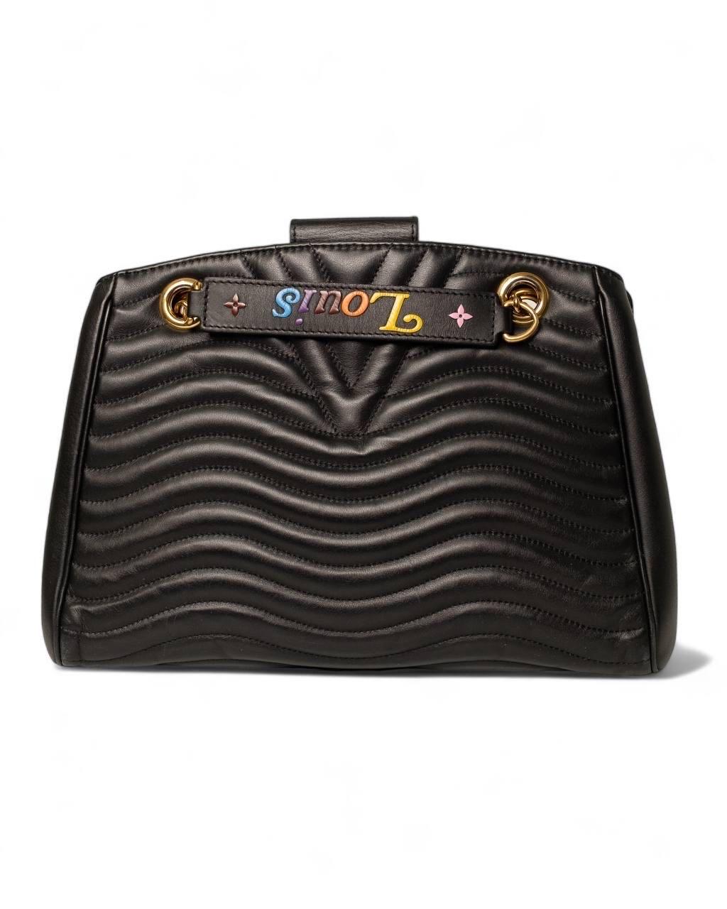 Borsa a spalla Louis Vuitton Shopper New Wave Chain GM Nera in vendita 1