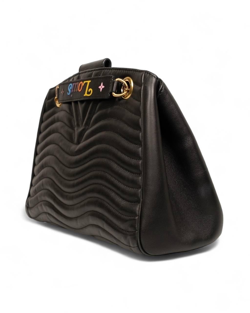 Borsa a spalla Louis Vuitton Shopper New Wave Chain GM Nera in vendita 2