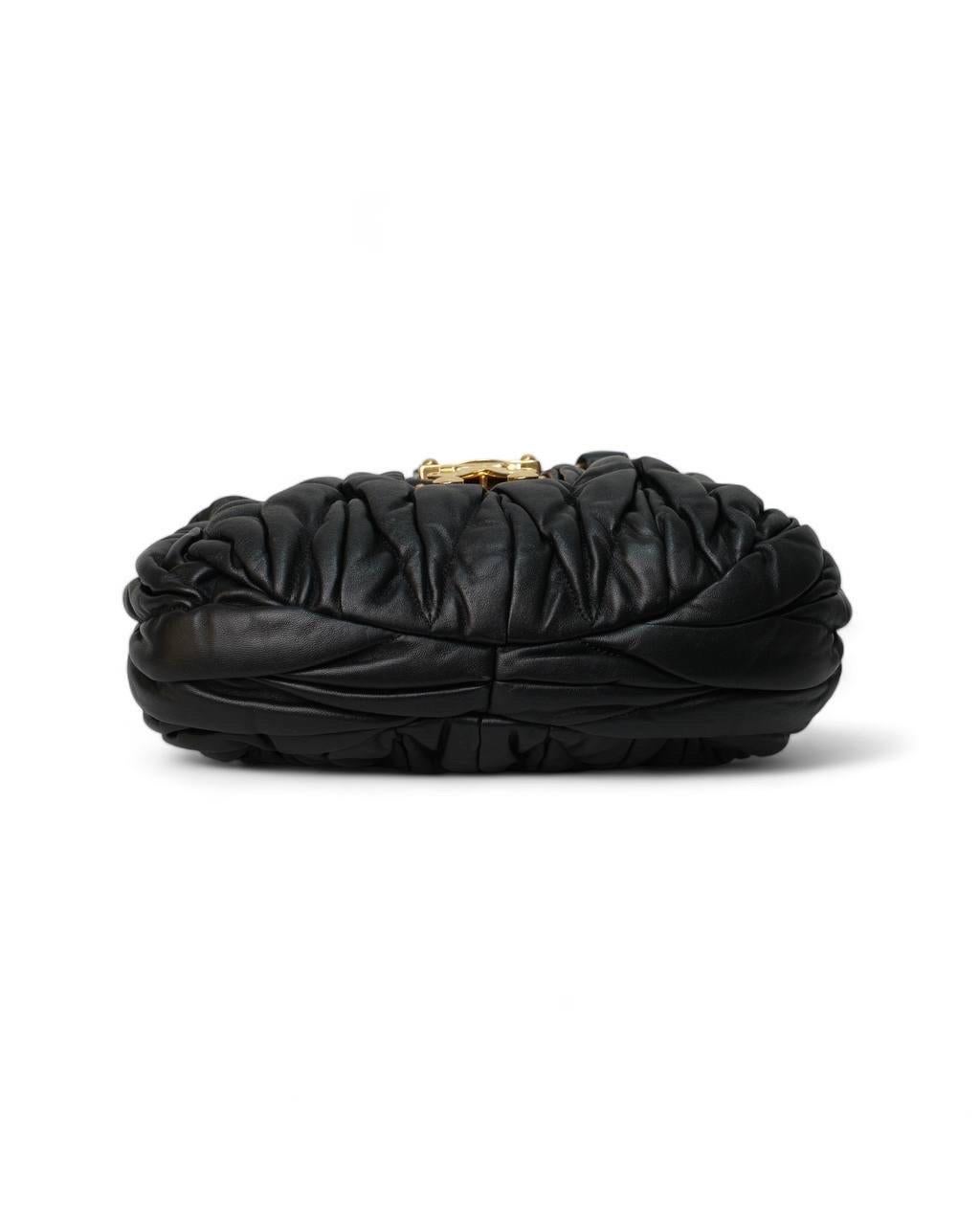 Borsa a spalla Miu Miu Shopper Small Groffata Nera 1