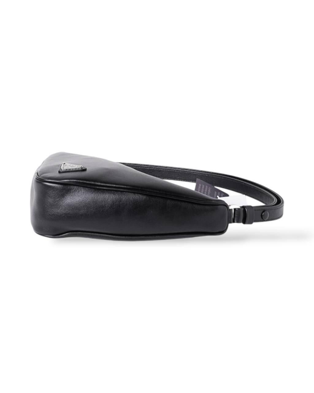 Borsa A Spalla Prada Triangle Logo Nero For Sale 8