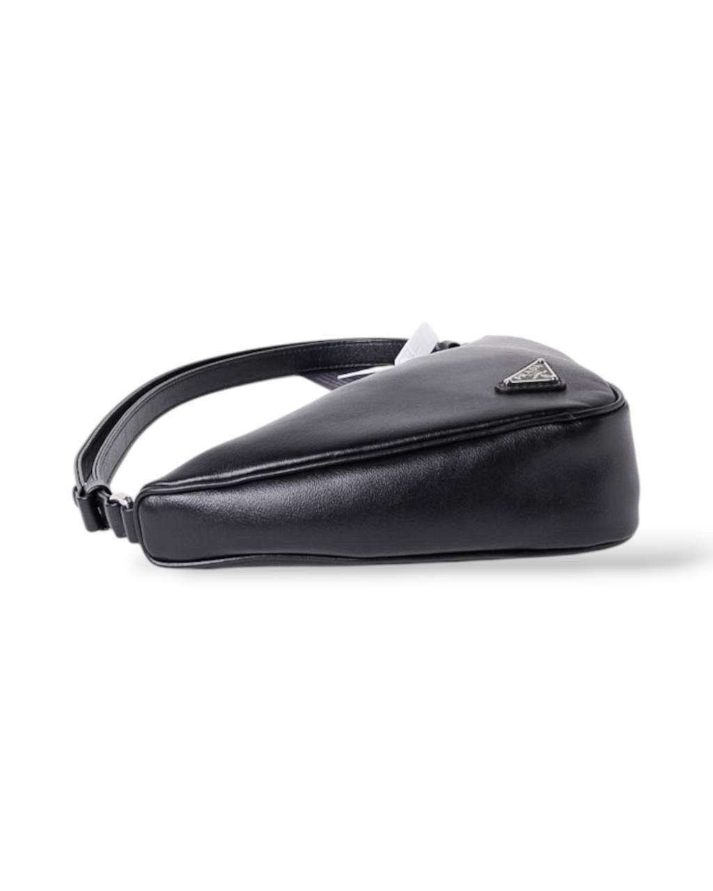 Borsa A Spalla Prada Triangle Logo Nero For Sale 10