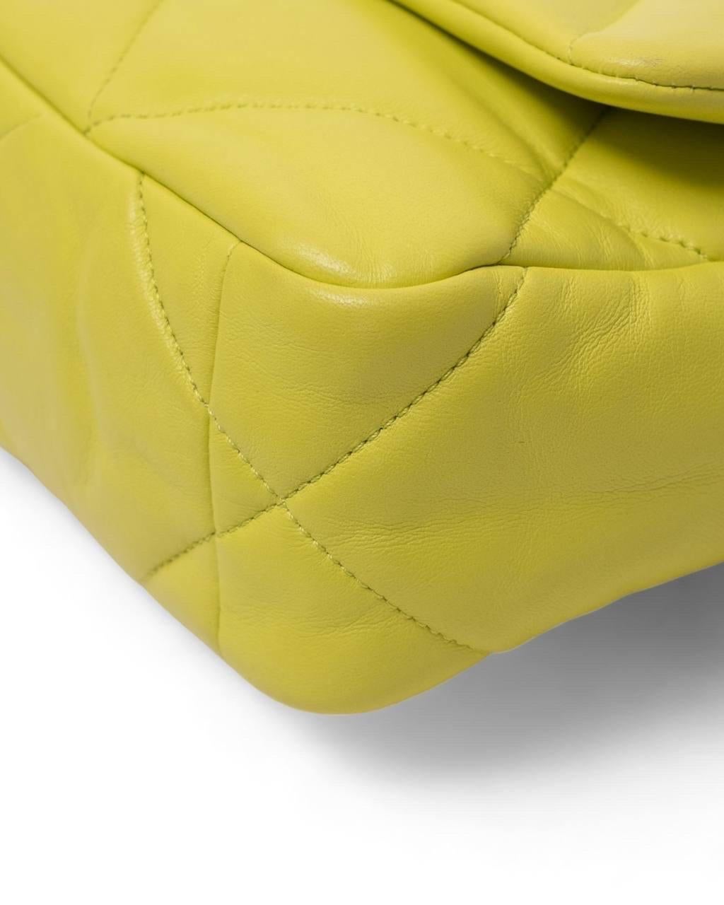 Borsa A Tracolla Chanel 19 Small Verde Fluo For Sale 8
