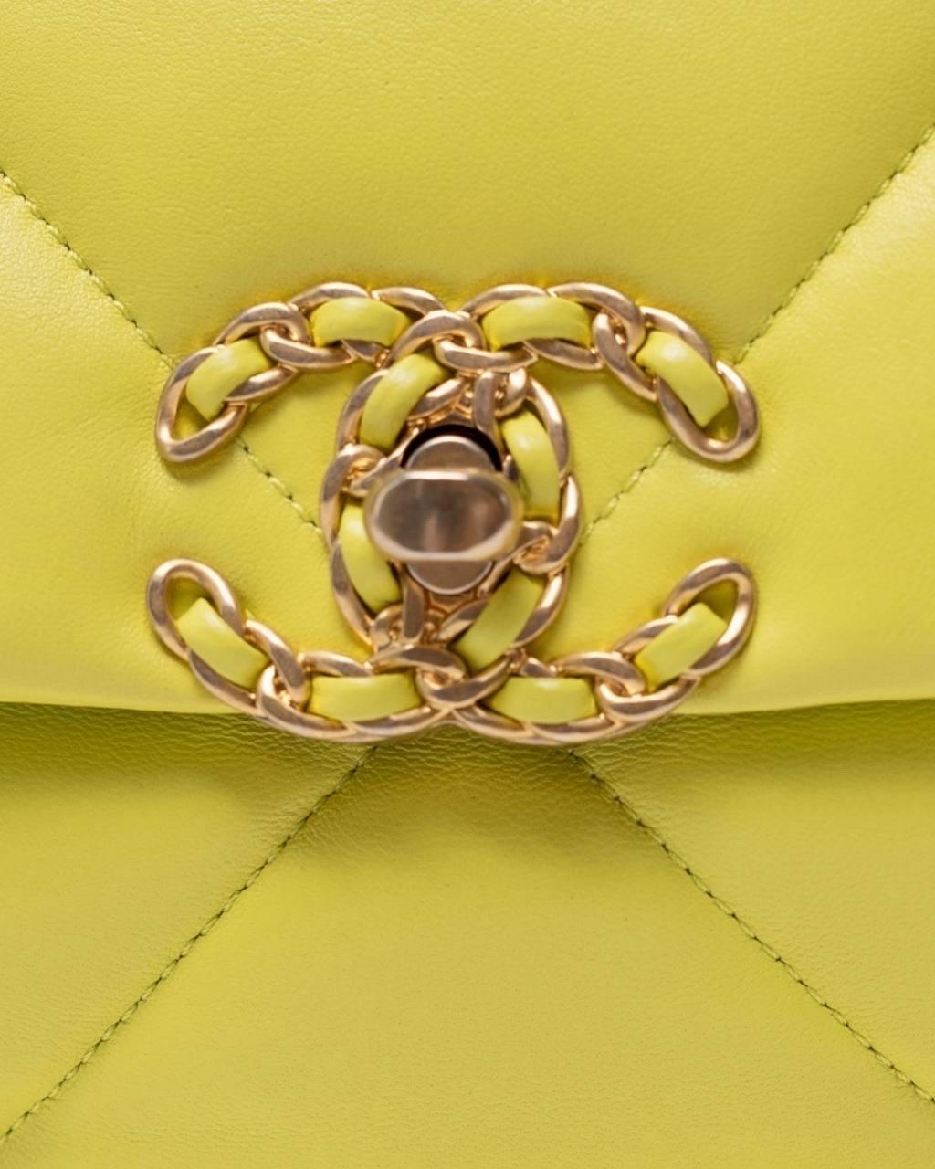 Borsa A Tracolla Chanel 19 Small Verde Fluo For Sale 4