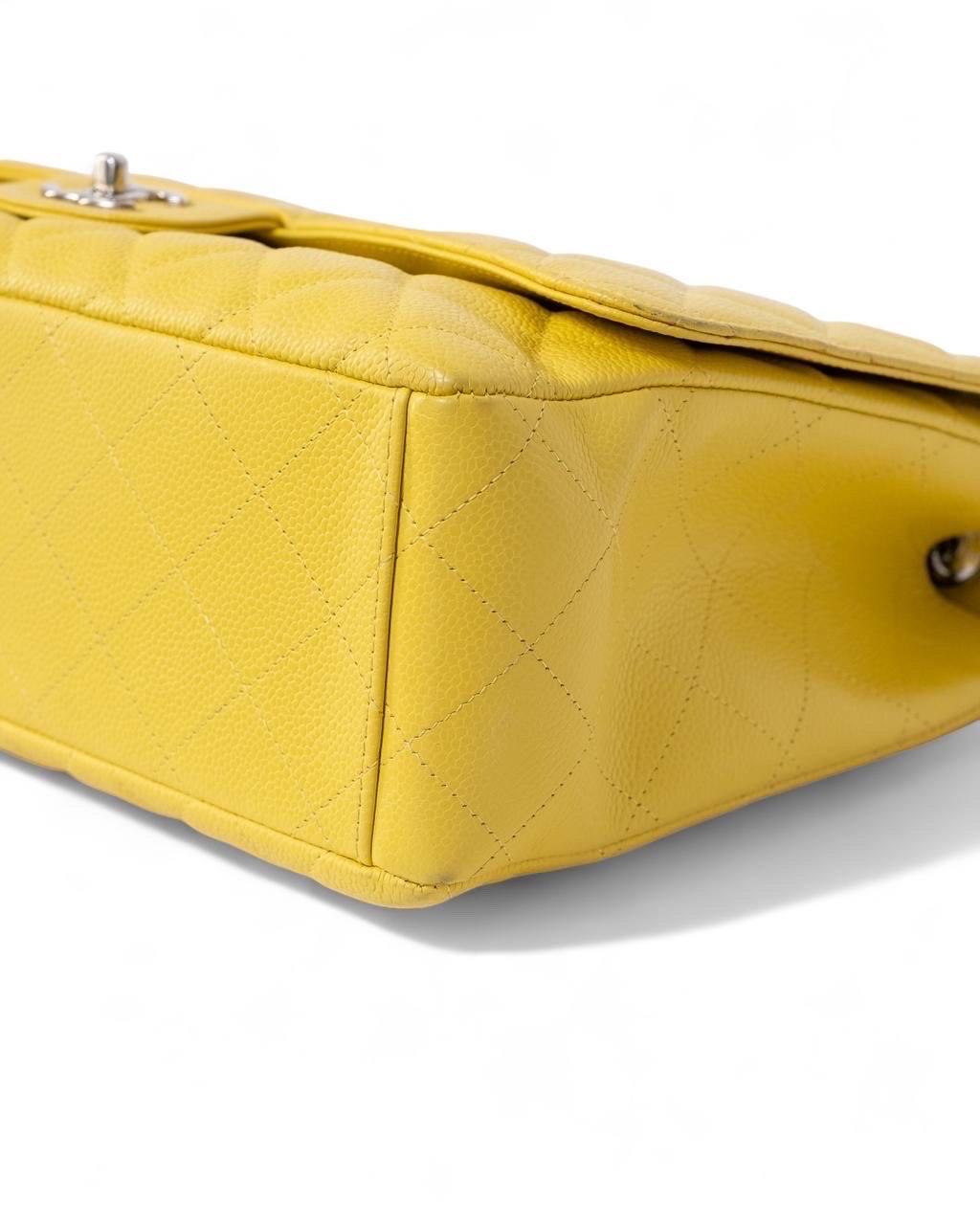 Borsa A Tracolla Chanel Maxi Jumbo Timeless Caviar Gialla For Sale 4