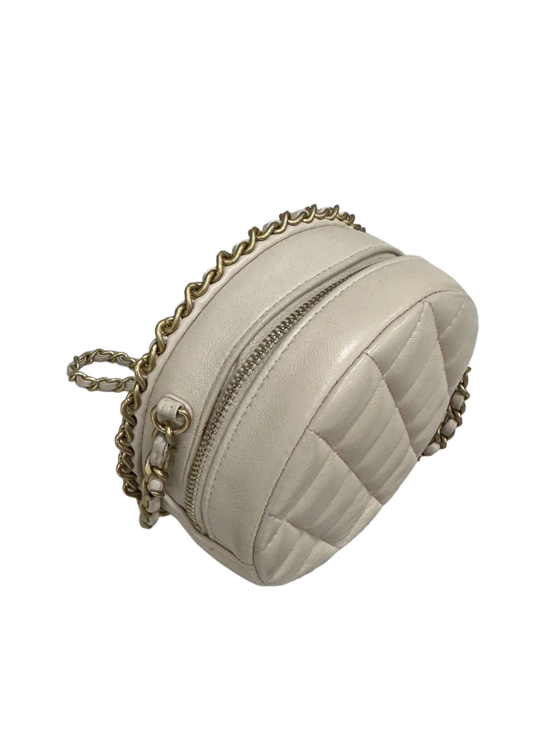 Borsa A Tracolla Chanel Round Bag Beige 2020 For Sale 1
