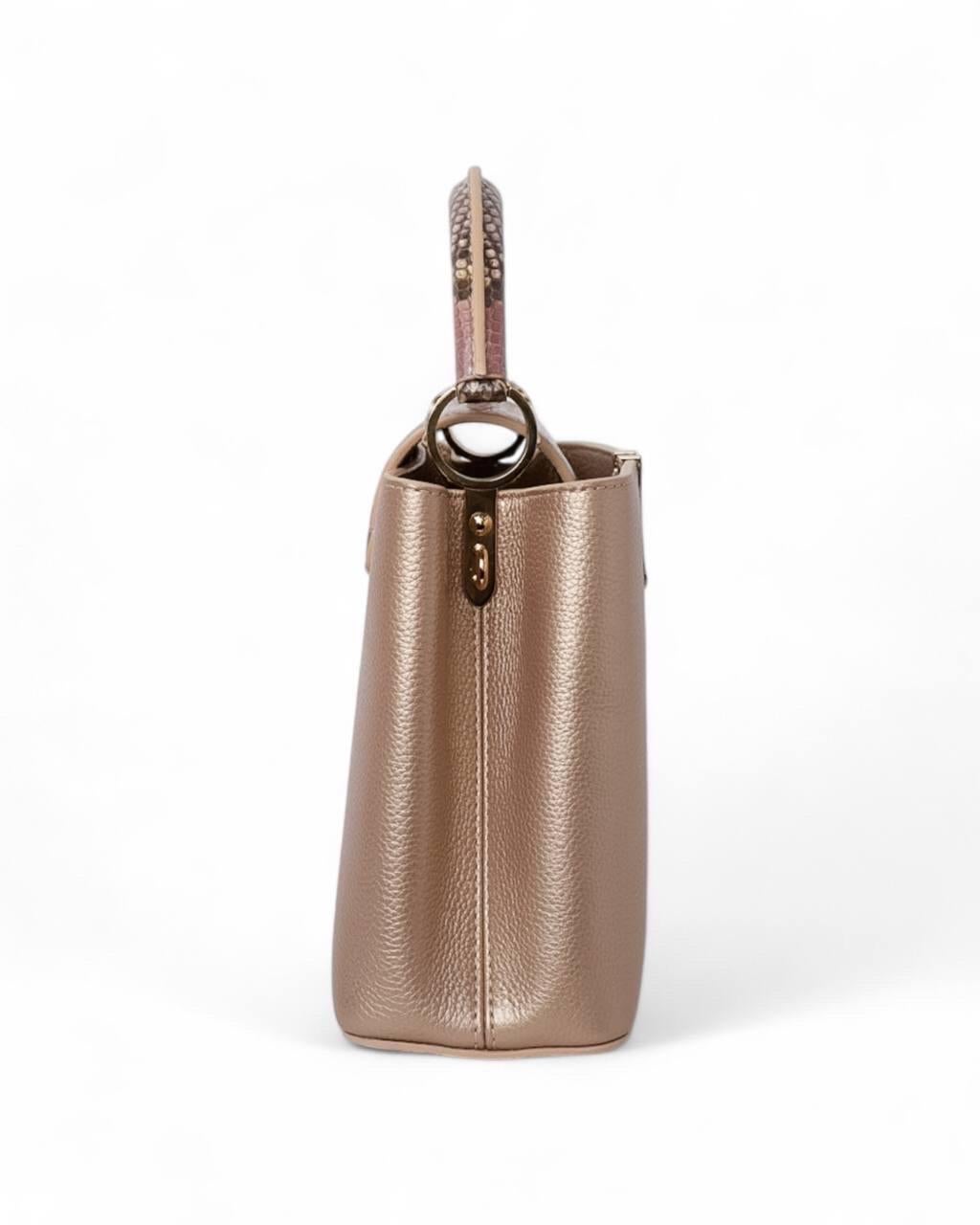 Borsa a tracolla Louis Vuitton Capucines BB Pitone Oro 8