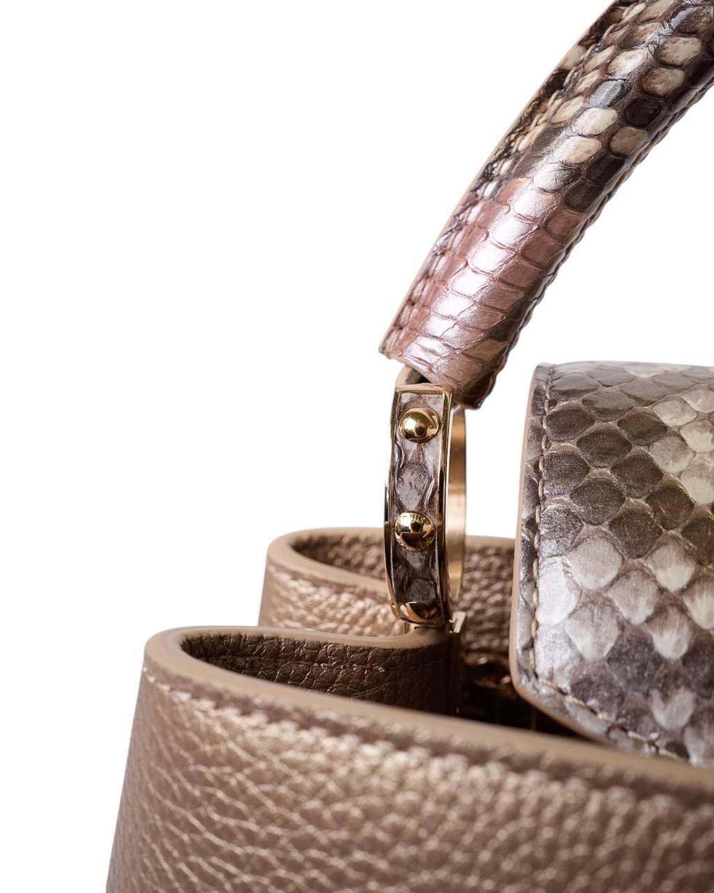 Borsa a tracolla Louis Vuitton Capucines BB Pitone Oro 10
