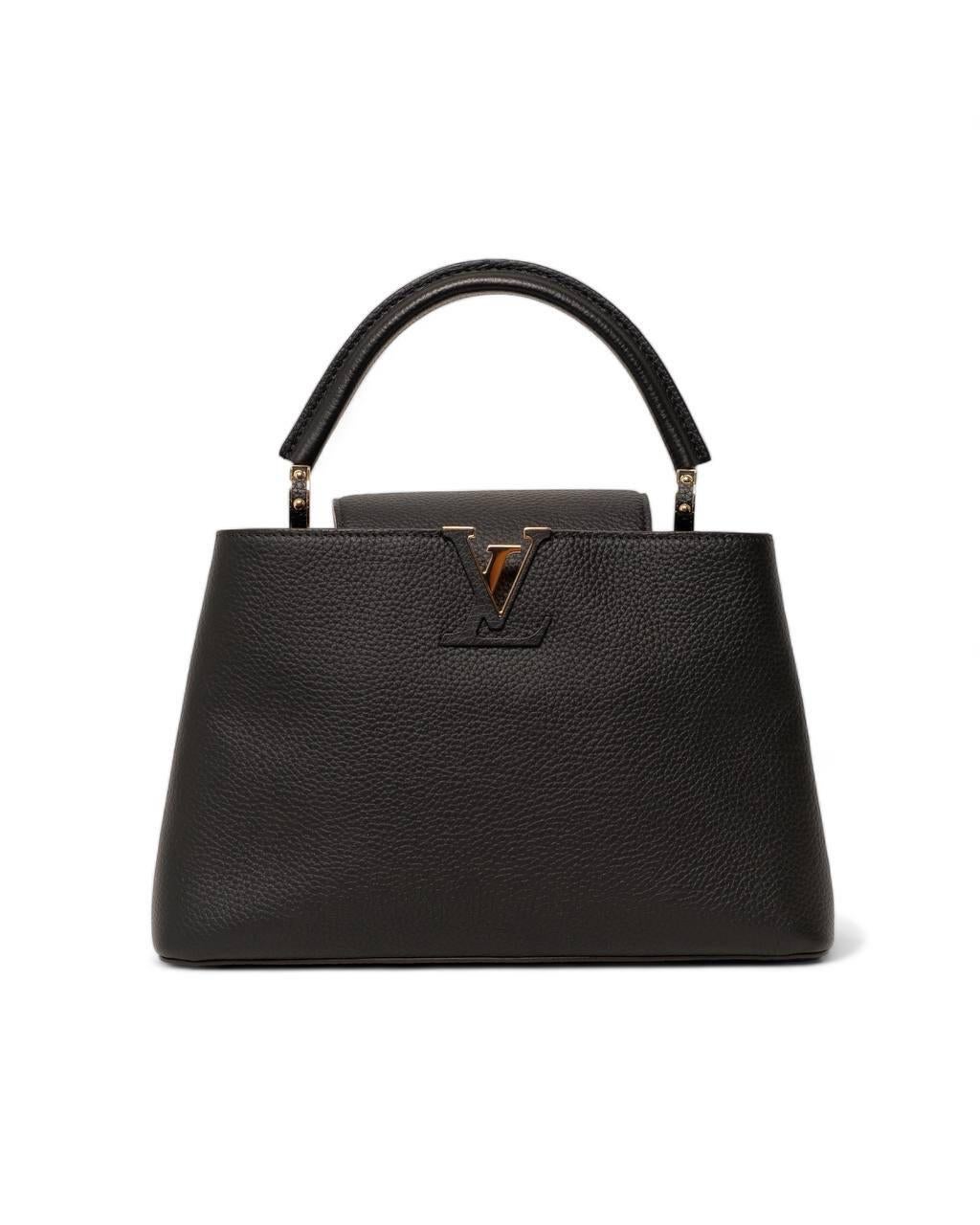 Borsa a Tracolla Louis Vuitton Capucines MM Nera in vendita 6