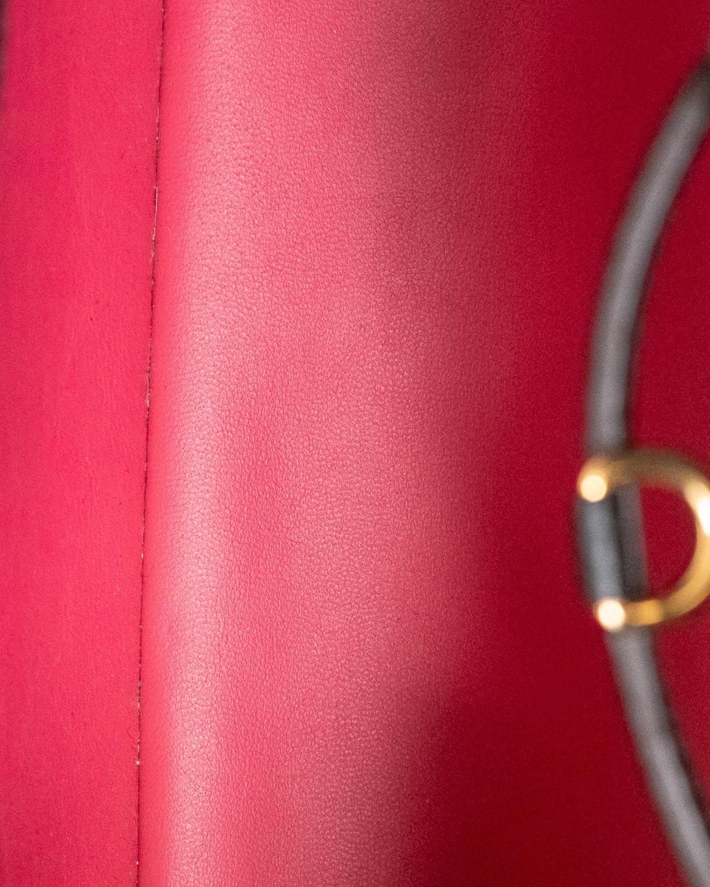 Borsa a Tracolla Louis Vuitton Capucines MM Nera in vendita 9