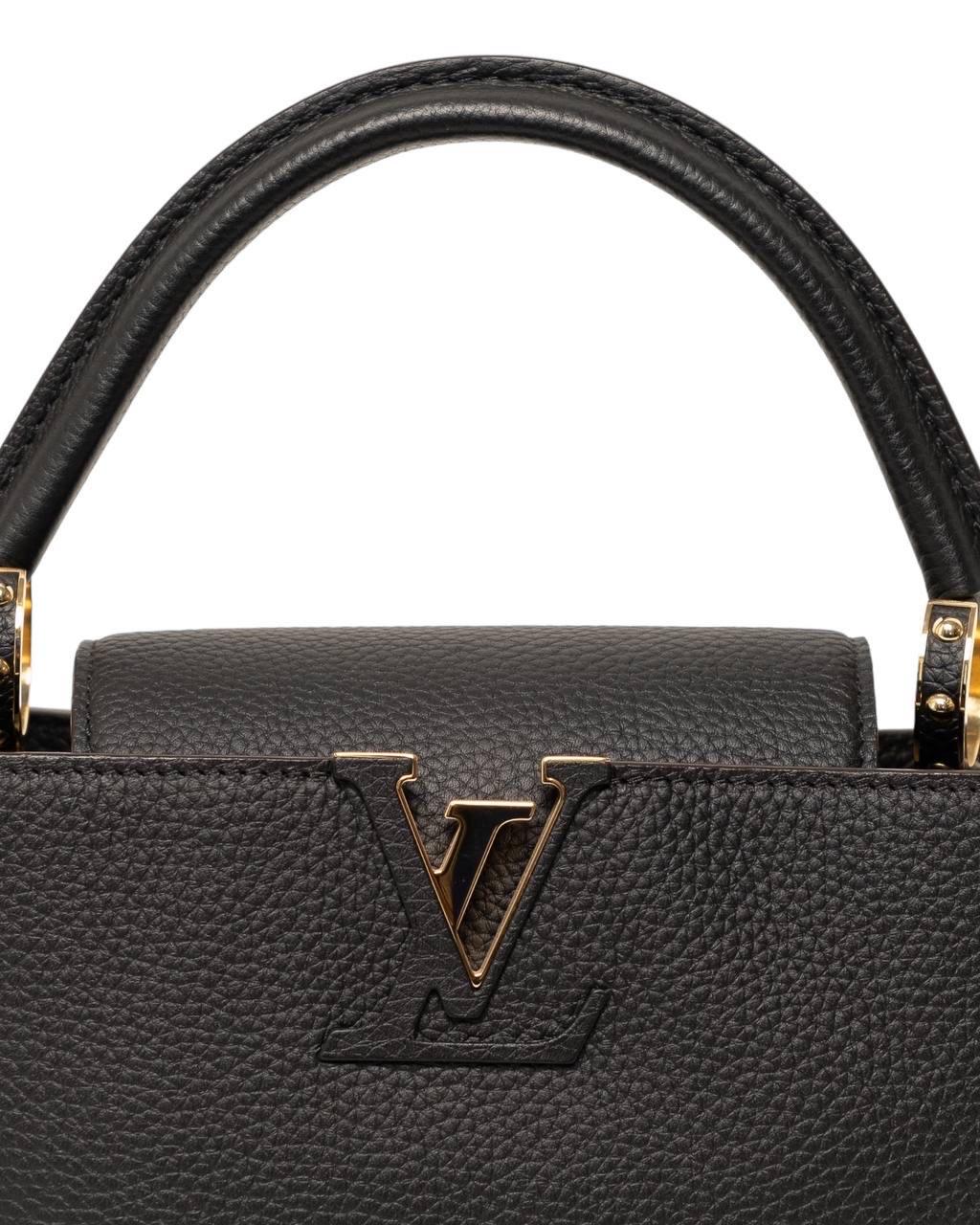 Borsa a Tracolla Louis Vuitton Capucines MM Nera in vendita 10