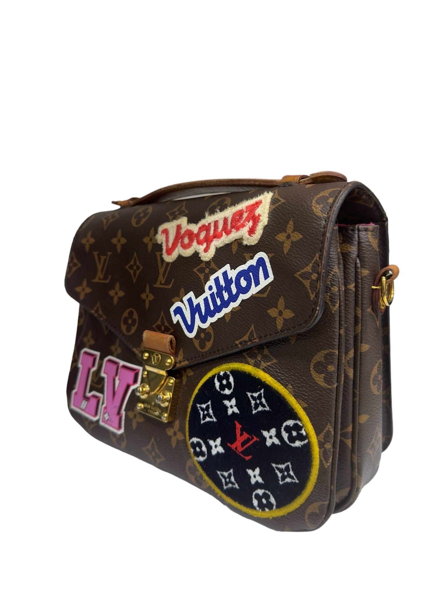 Borsa A Tracolla Louis Vuitton Mètis Patches Monogram In Good Condition For Sale In Torre Del Greco, IT