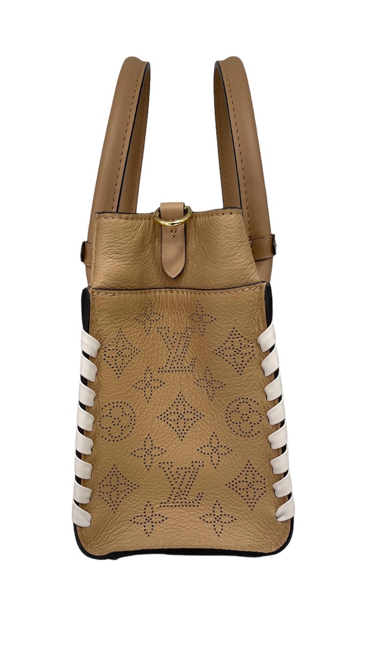 Louis Vuitton 2011 pre-owned Monogram Perforated Shantilly PM Shoulder Bag  - Farfetch