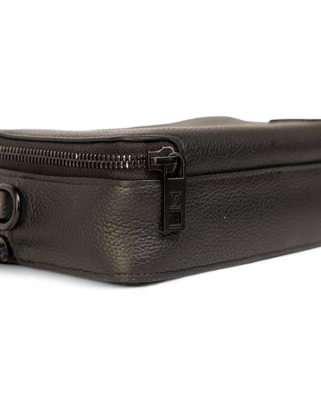Borsa a Tracolla Louis Vuitton Pochette Alpha Nero For Sale 5