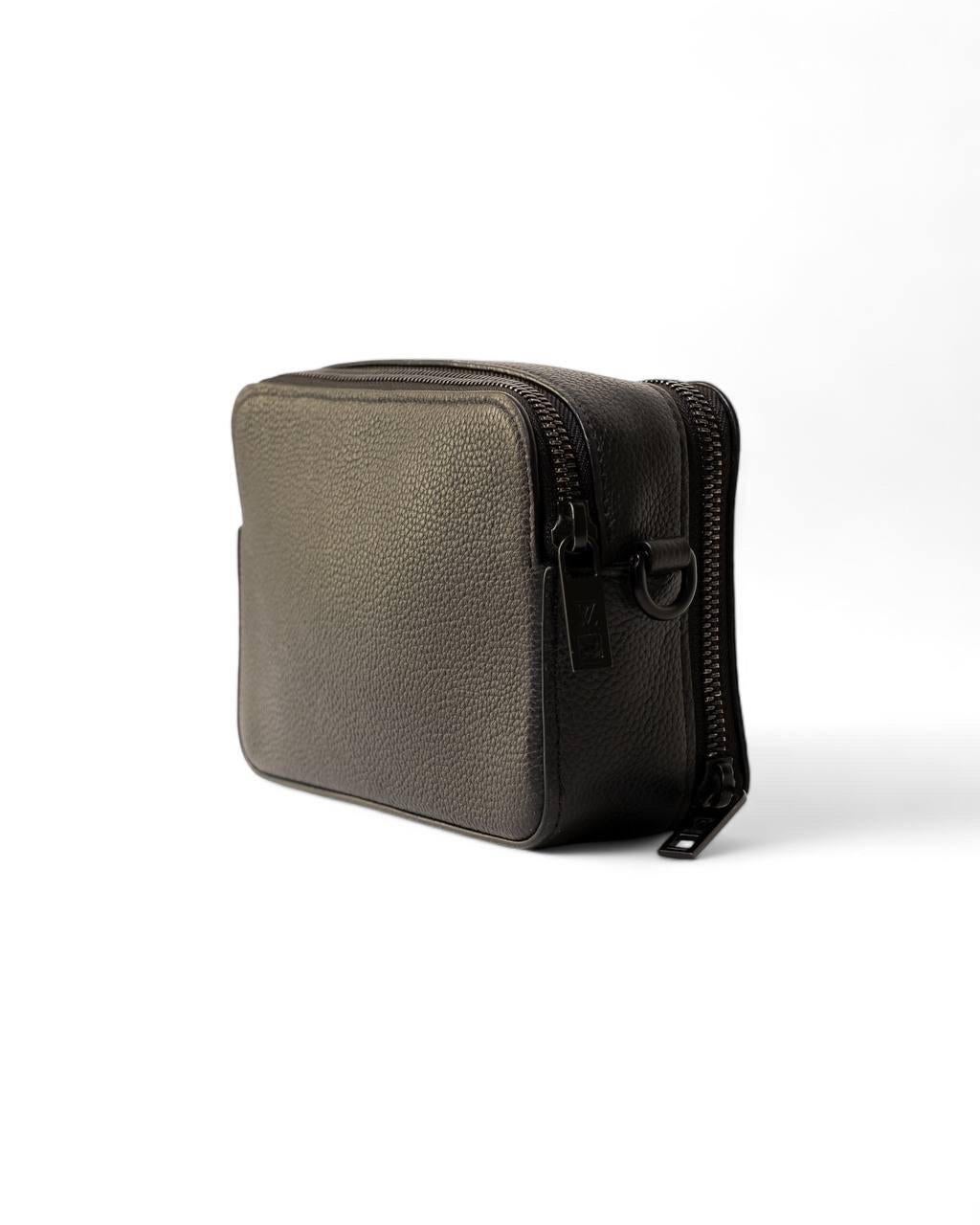 Borsa a Tracolla Louis Vuitton Pochette Alpha Nero For Sale 1