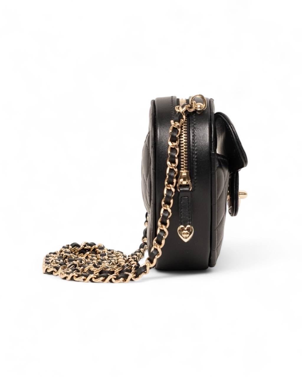 Borsa atracolla Chanel Heart Mini Timeless Nero Bon état - En vente à Torre Del Greco, IT