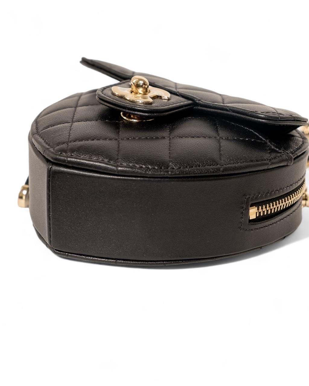 Borsa atracolla Chanel Heart Mini Timeless Nero Pour femmes en vente
