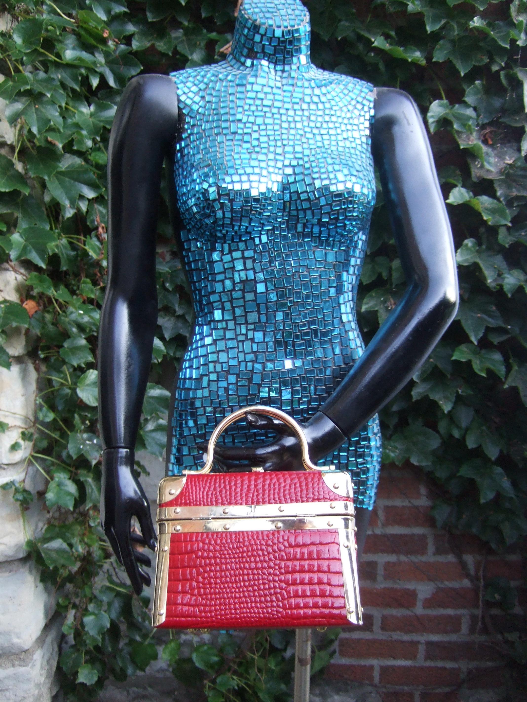 Women's Borsa Bella Italy Embossed Scarlet Red Leather Box Purse c 1980s