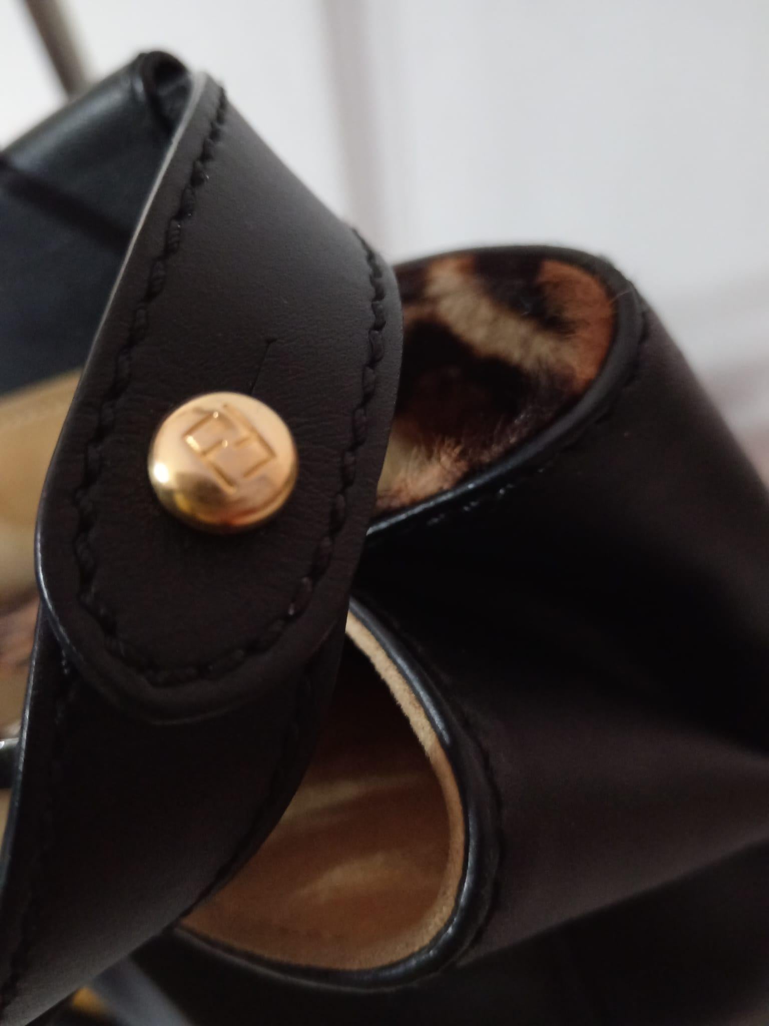 Fendi Peekaboo bag with pony skin interior in excellent condition For Sale 8