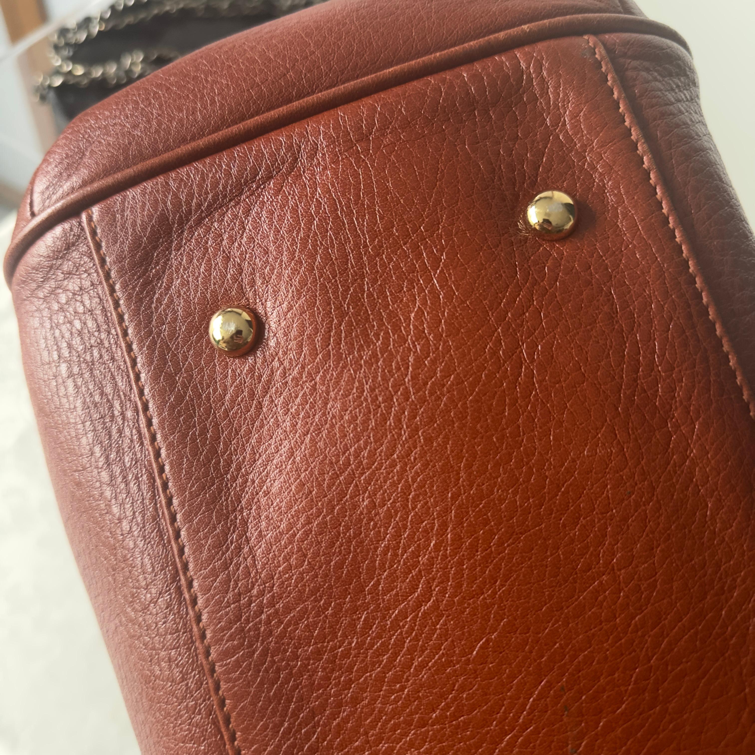 Gucci leather bag  like new For Sale 9