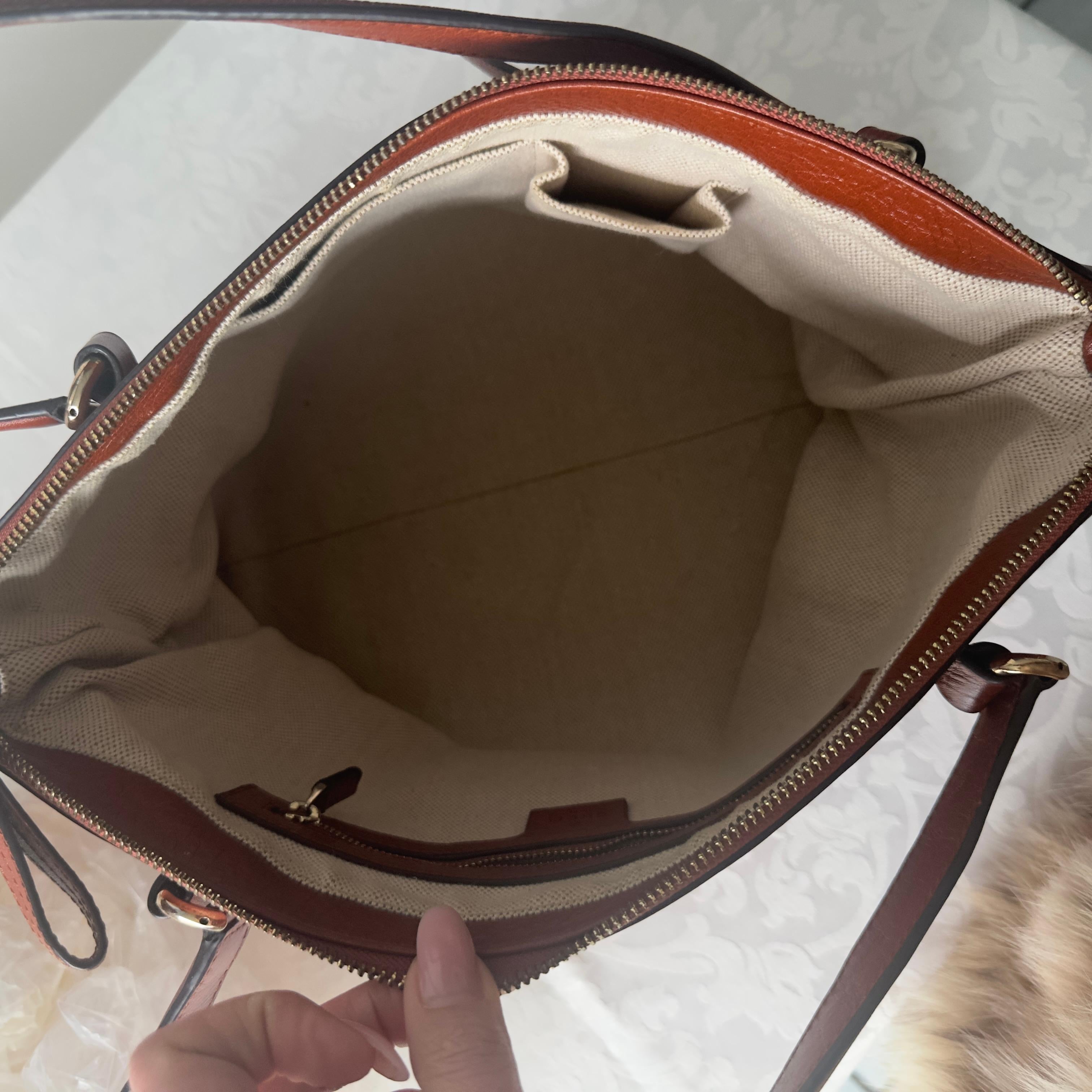 Gucci leather bag  like new For Sale 11