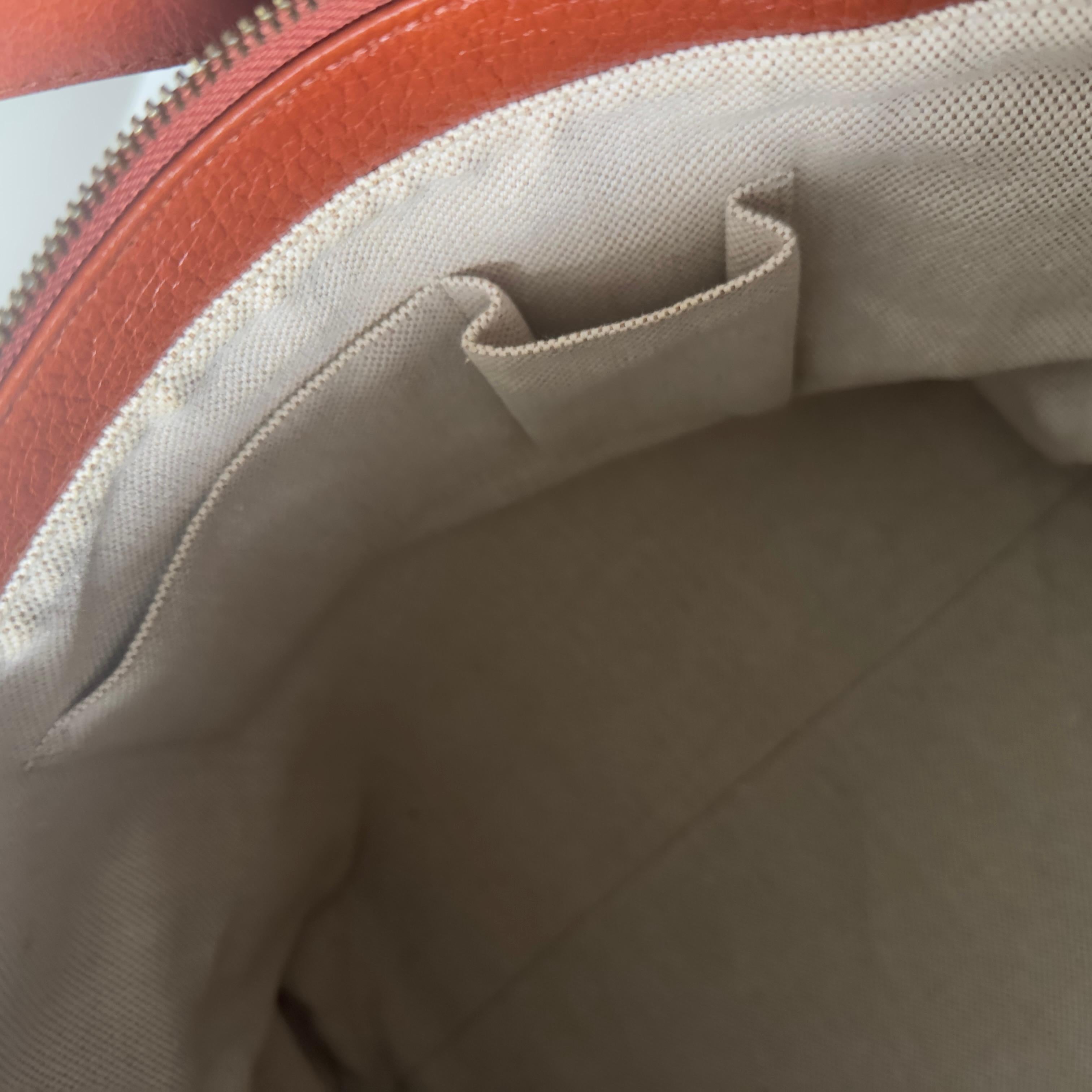 Gucci leather bag  like new For Sale 12