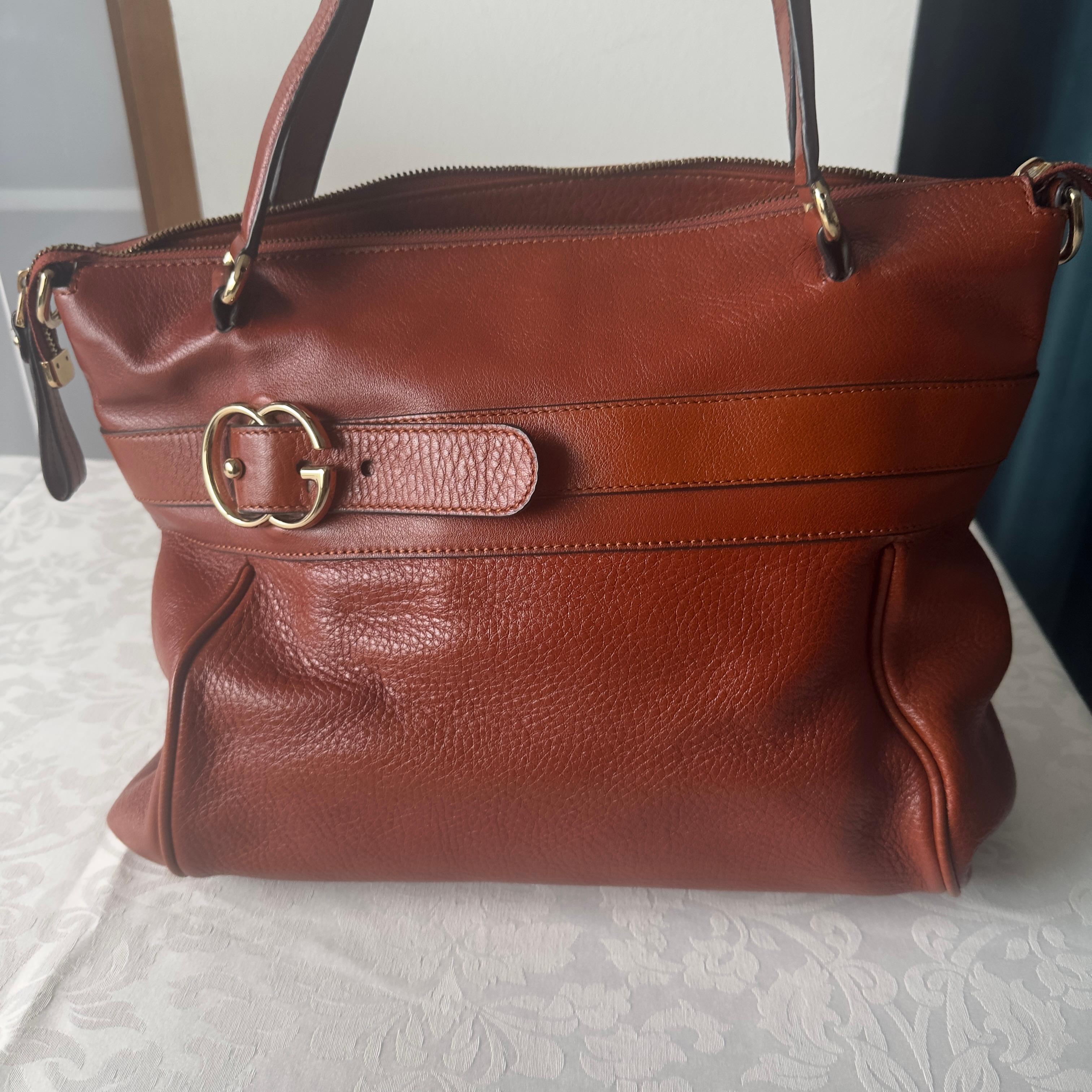 Brown Gucci leather bag  like new For Sale