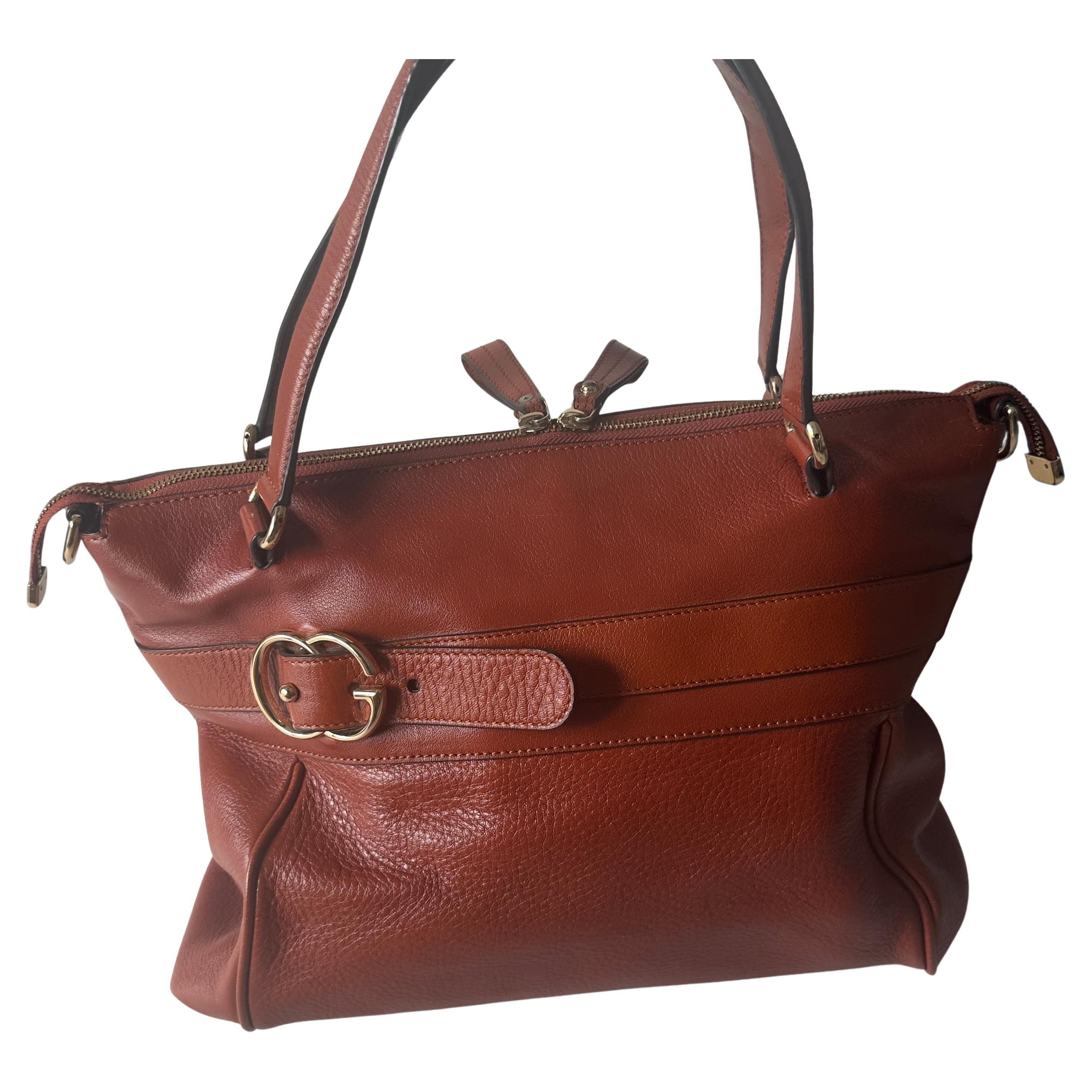 Gucci leather bag  like new