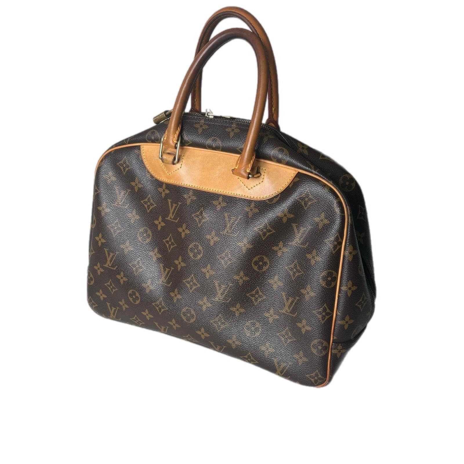 Women's Louis Vuitton bag in very good condition For Sale