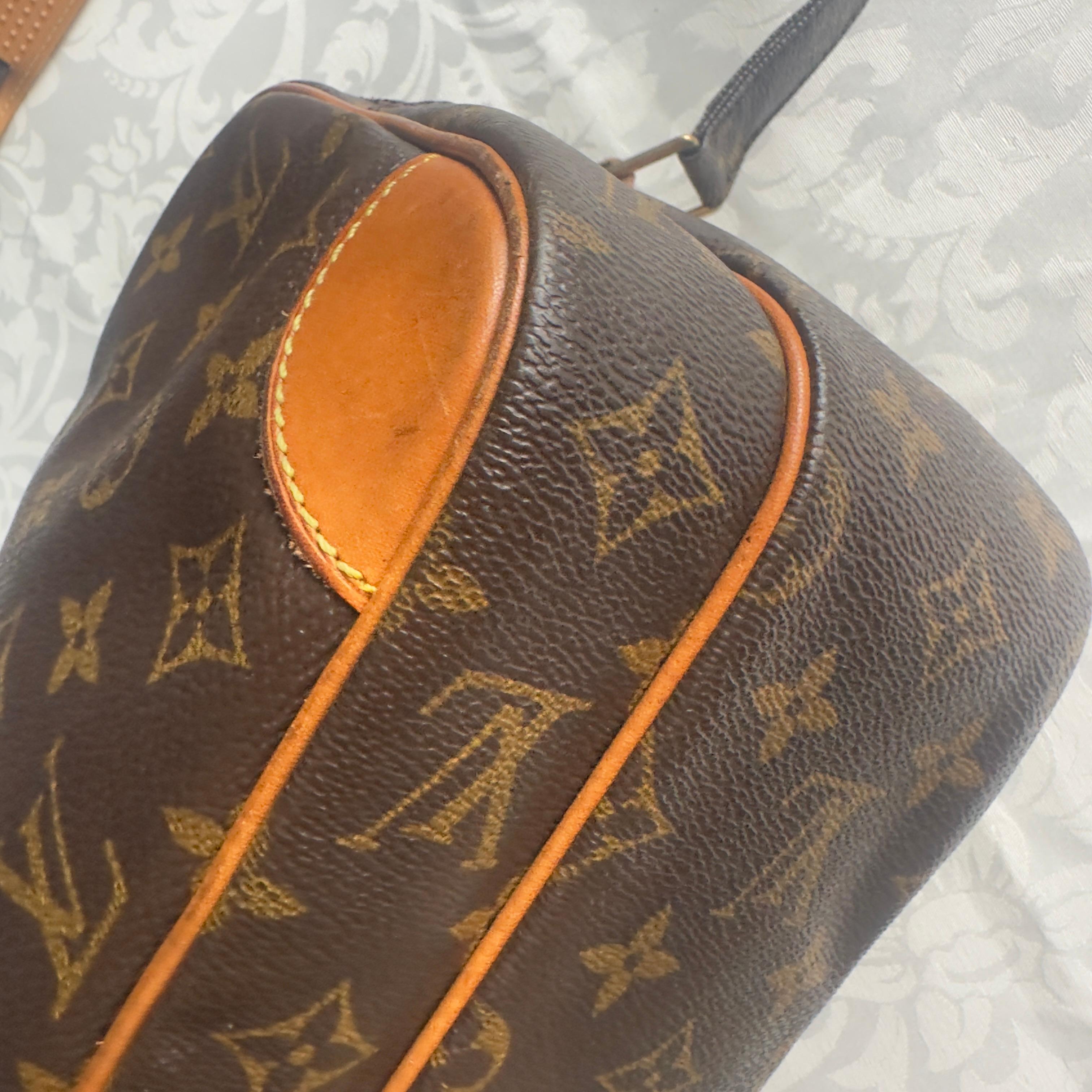 Borsa Louis Vuitton Nile in ottime condizioni 7