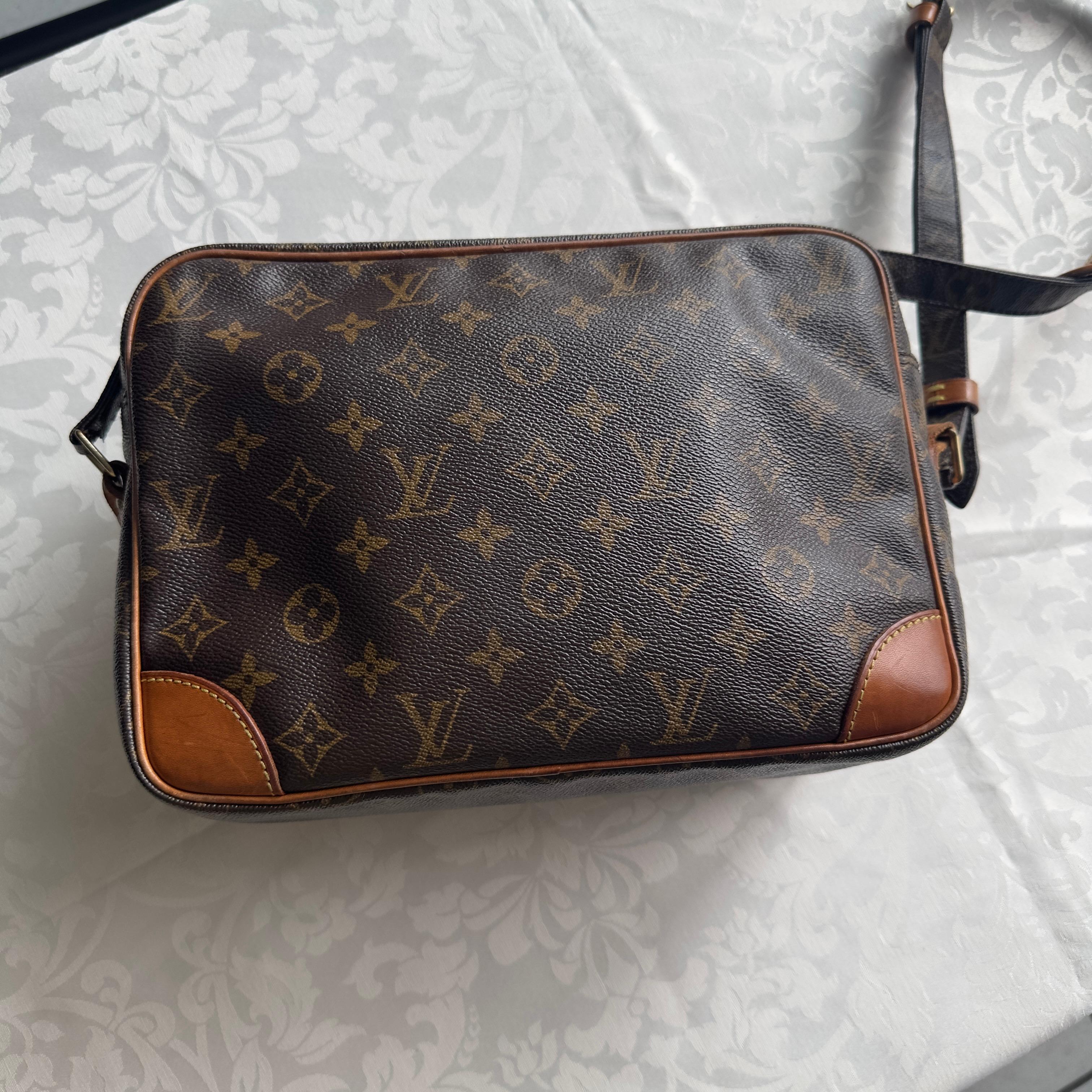 Women's or Men's Borsa Louis Vuitton Nile in ottime condizioni