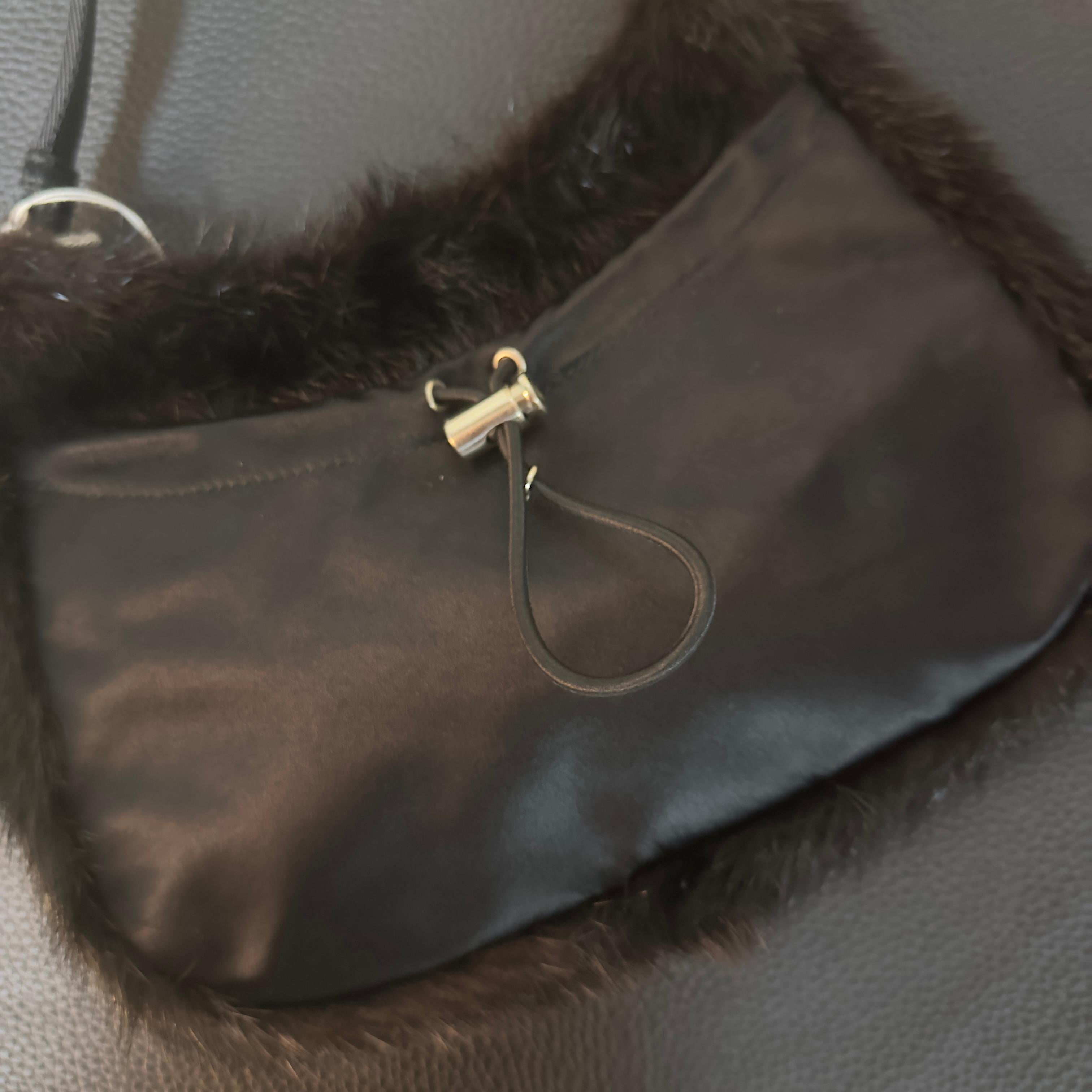 Borsa Prada in visone nero pari al nuovo 1