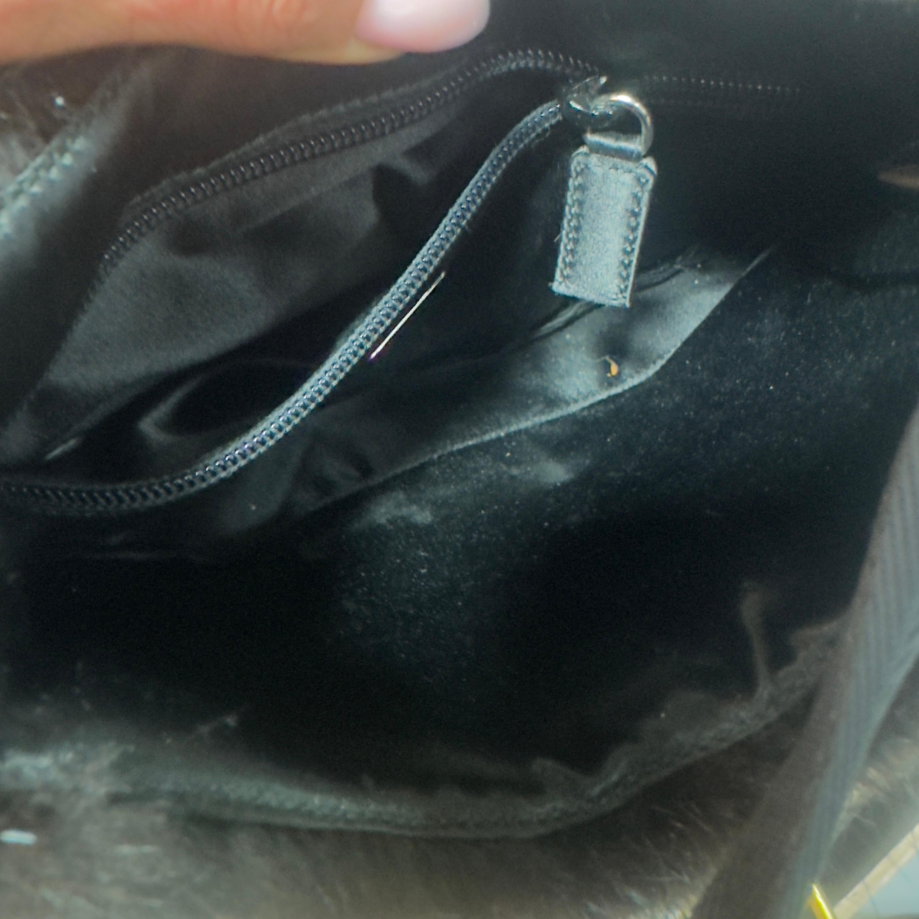 Borsa Prada in visone nero pari al nuovo 4