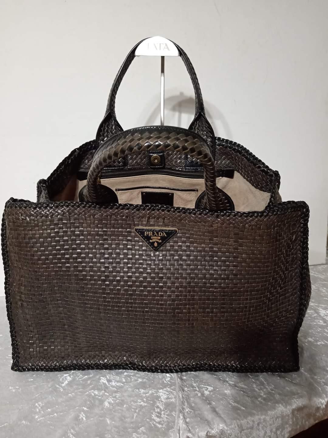 Borsa Prada modello Madras in pelle e intrecciata testa di moro.
Ottime condizioni generali
Muße 42x25
