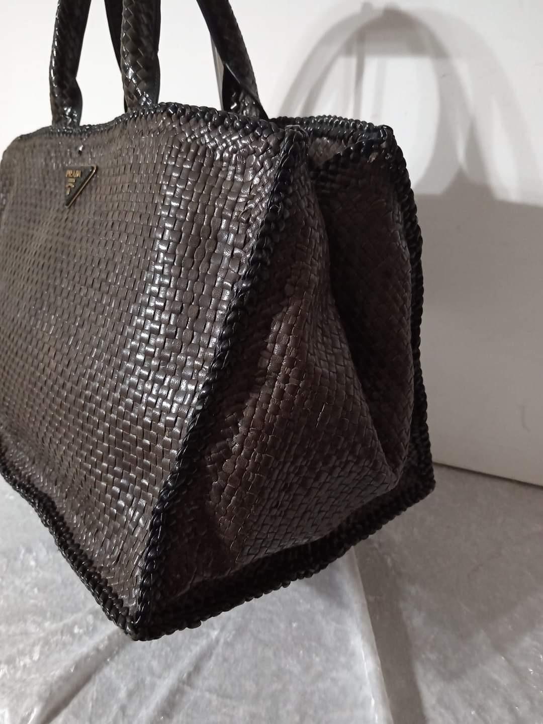 Borsa Prada Madras aus pelle-Marrone im Zustand „Hervorragend“ in Basaluzzo, IT