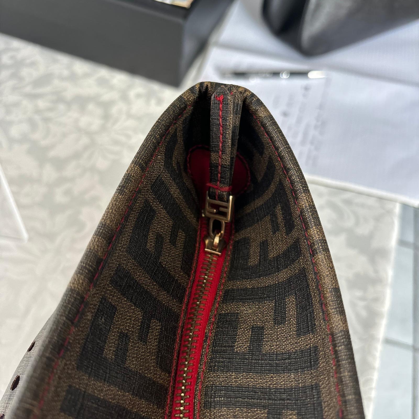 Black Fendi limited edition tote bag in very good condition For Sale