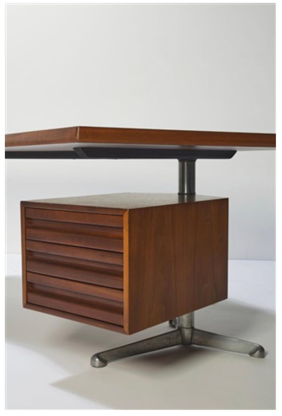 Iconic executive desk by Osvaldo Borsani. 