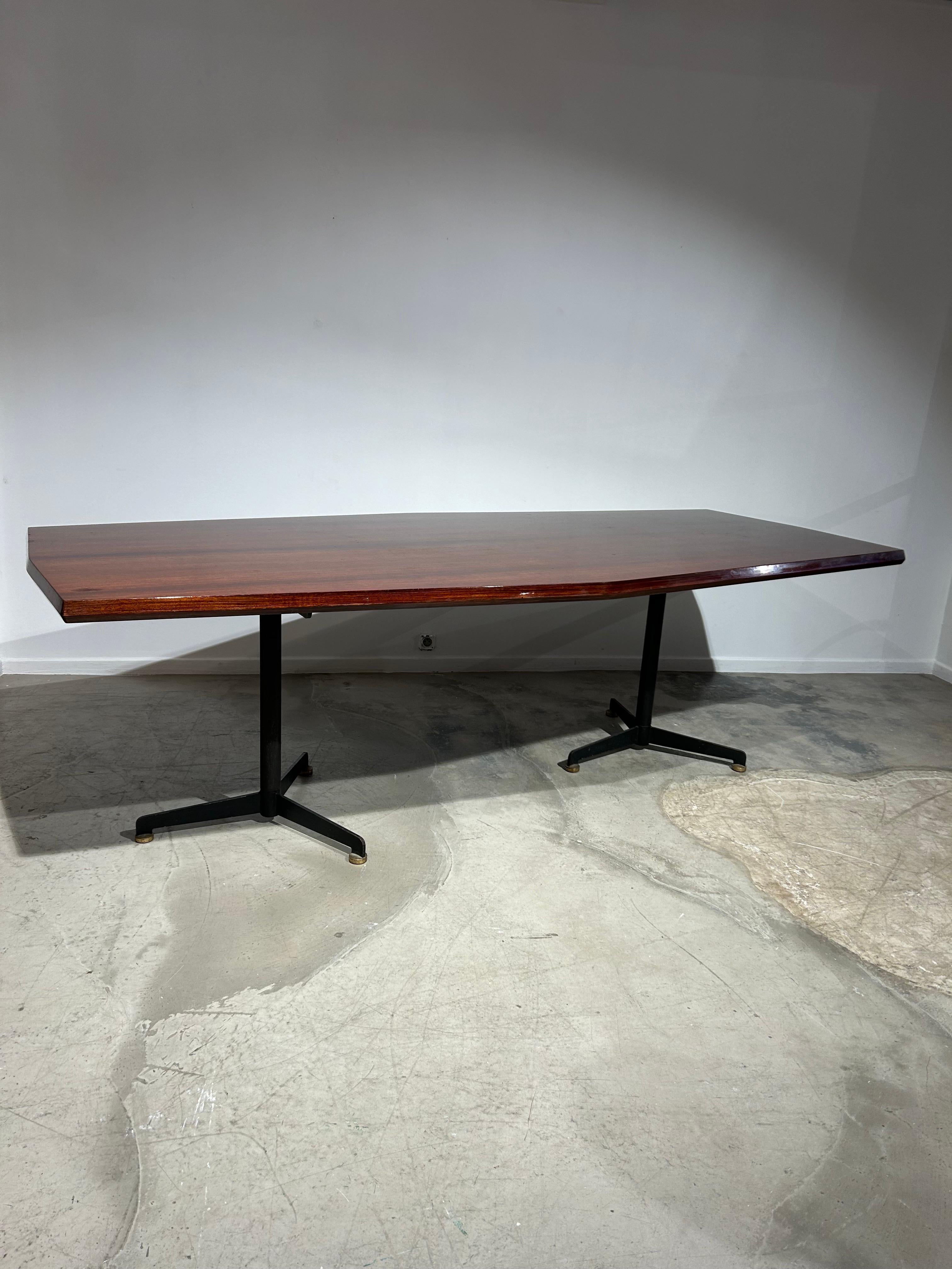 Mid-Century Modern Borsani dining table For Sale