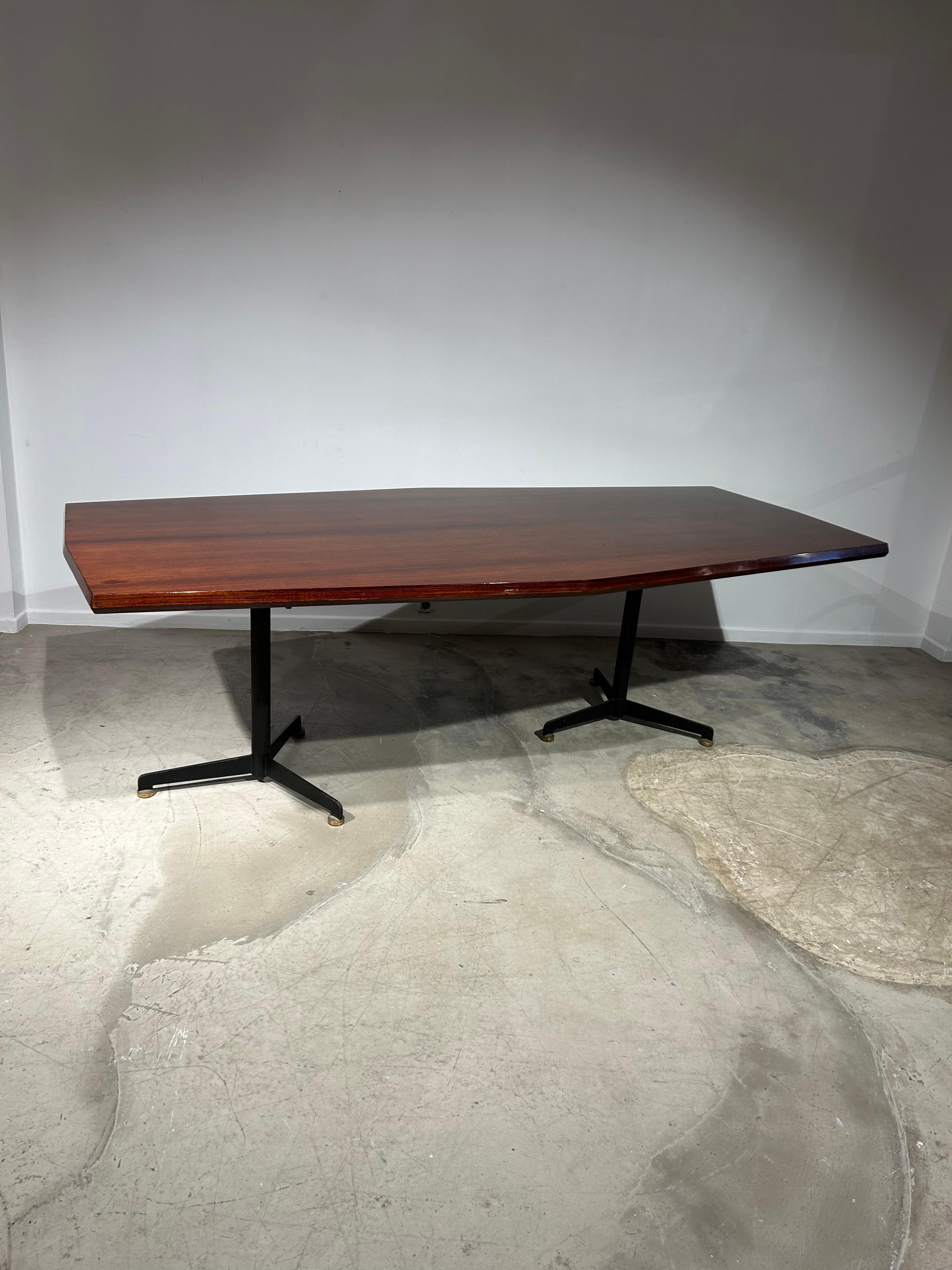 Borsani dining table In Good Condition For Sale In Brussel, BE