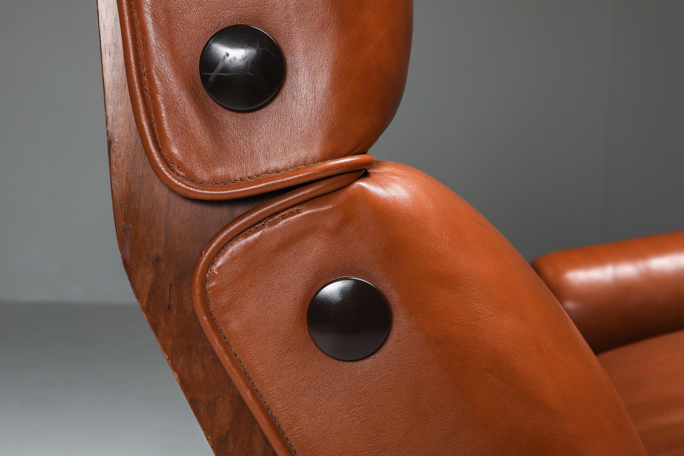 Borsani P110 'Canada' Lounge Chairs in Cognac Leather 3