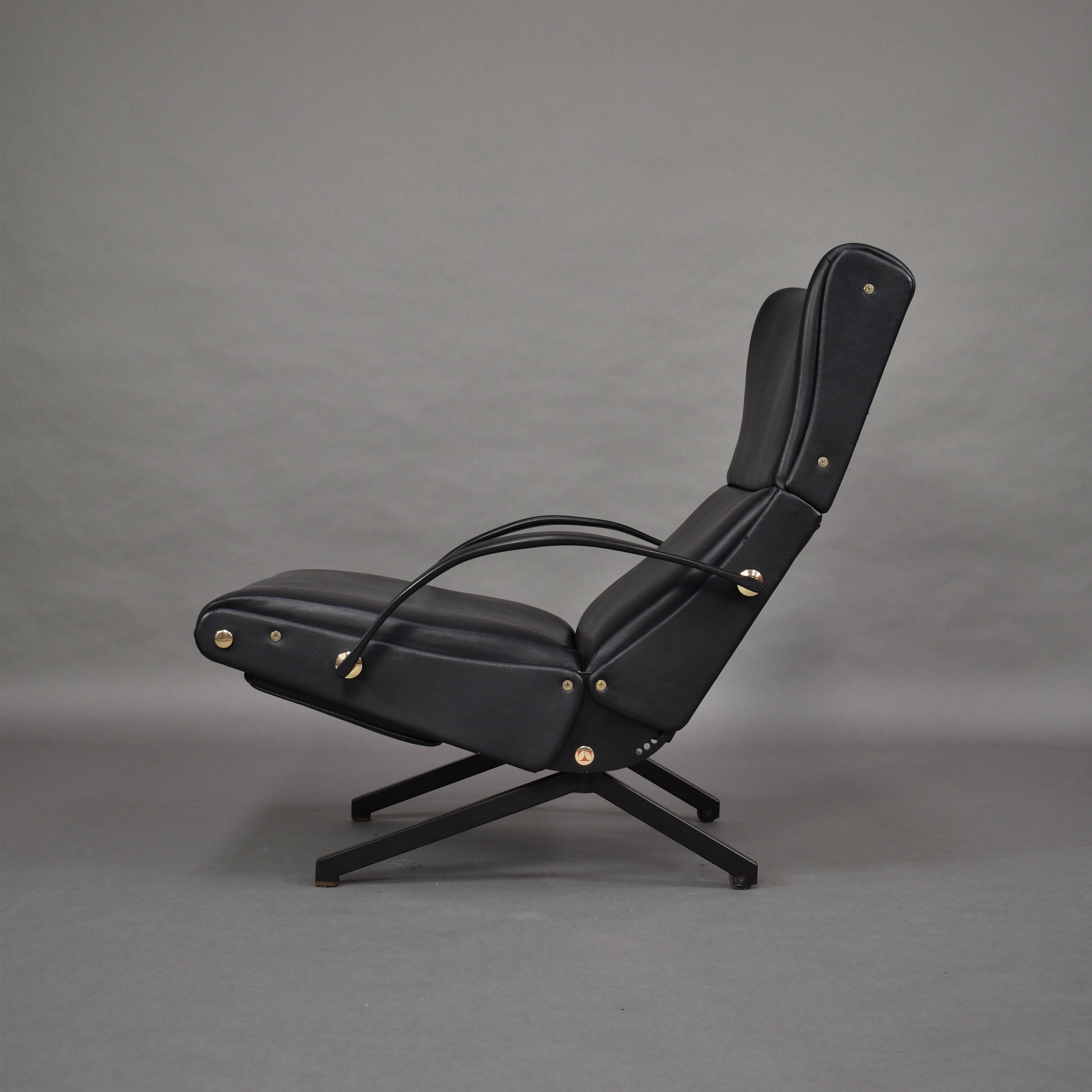 Stunning P40 chair by Osvaldo Borsani for Tecno - Italy, circa 1970.
This chair still has the original black leatherette. It also has the extendable headrest.

The chair is in very good condition and all the mechanics for the different lounge