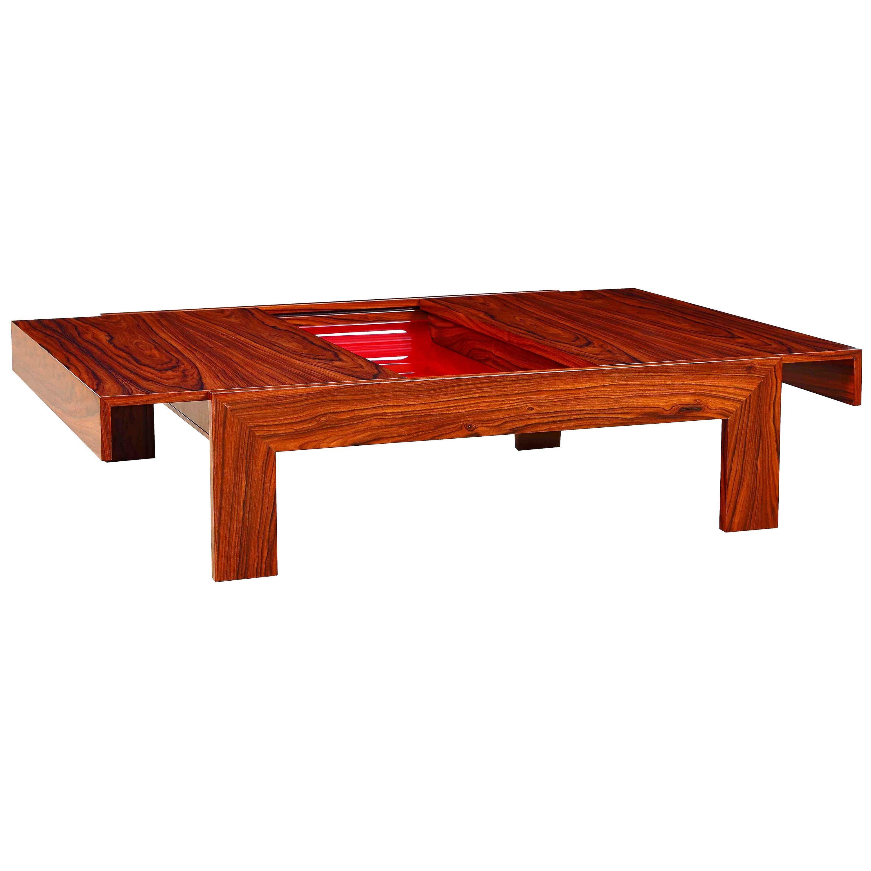 table centrale contemporaine "BORSOI" en bois de Pau Ferro par Janete Costa