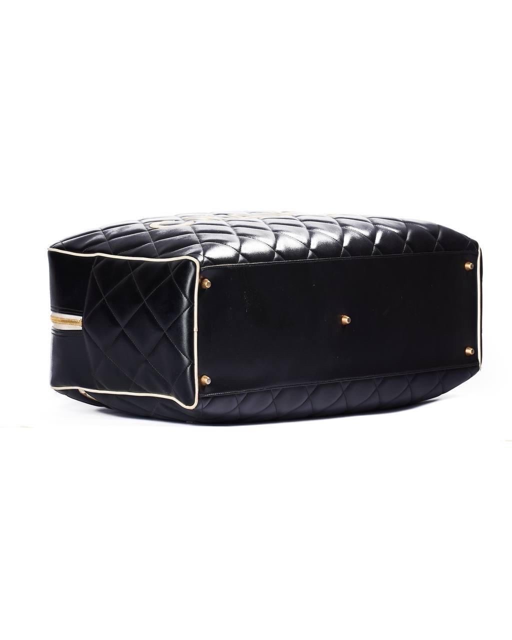 Borsone a Mano Chanel Duffle Bag Large Logo Nero 3